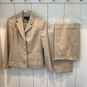 Evan Picone Tan Suit Set with Notched Lapels and Structured Tailoring
